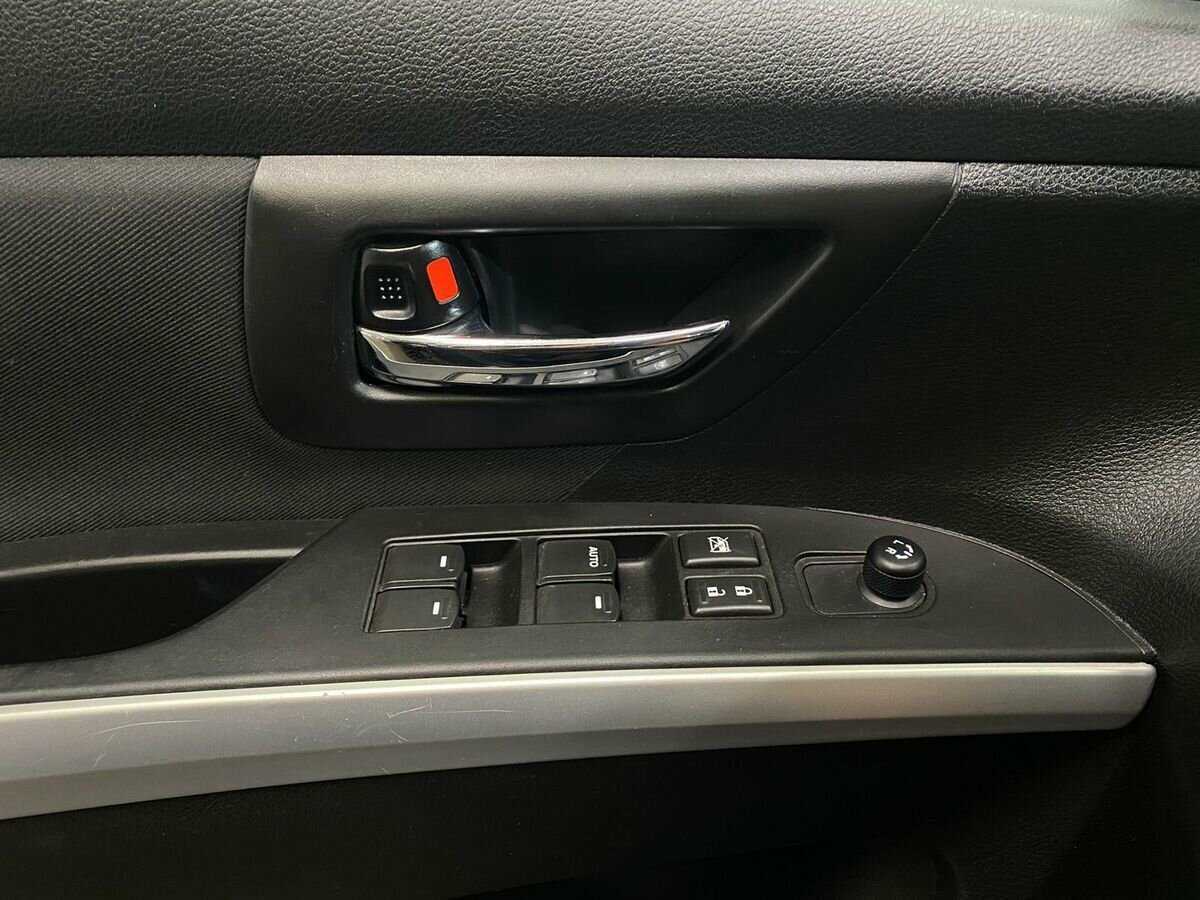 Купить Suzuki SX4 с пробегом. Фото: #15