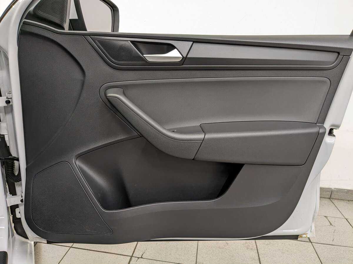 Купить Volkswagen Polo с пробегом. Фото: #20