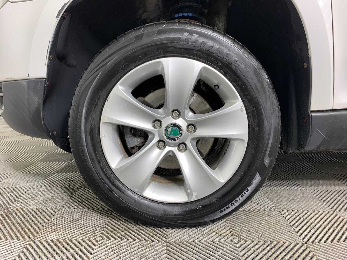 Купить Skoda Yeti с пробегом. Фото: #8