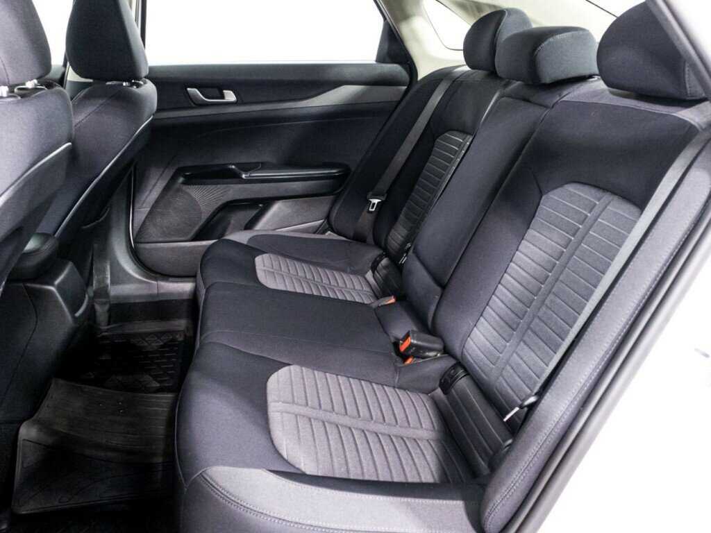 Купить Kia K5 с пробегом. Фото: #9