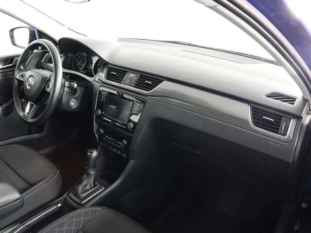 Купить Skoda Rapid с пробегом. Фото: #9