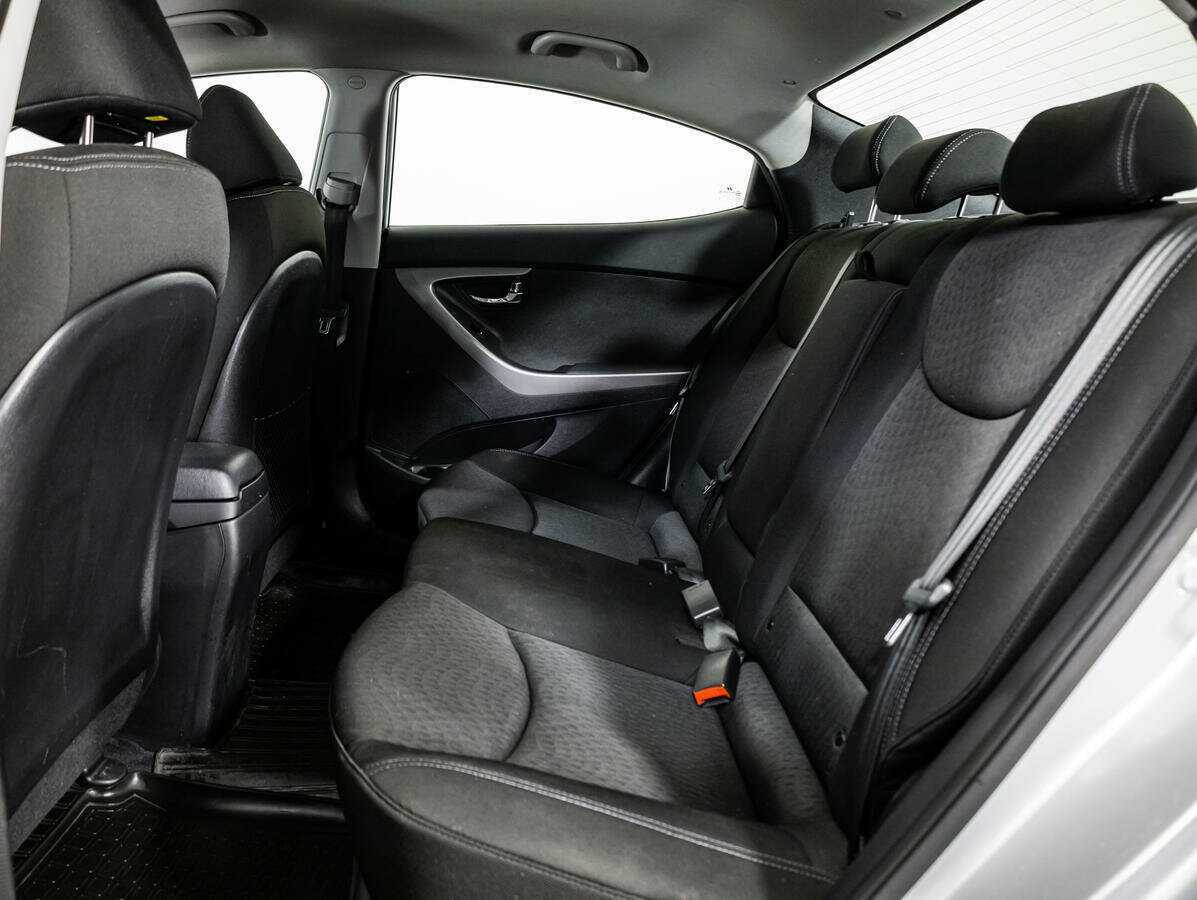 Купить Hyundai Elantra с пробегом. Фото: #9