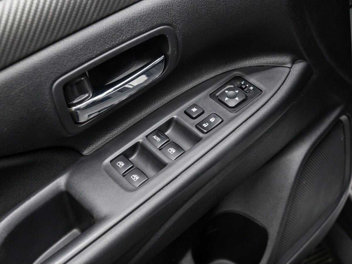Купить Mitsubishi Outlander с пробегом. Фото: #16