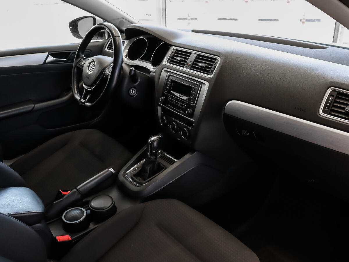 Купить Volkswagen Jetta с пробегом. Фото: #10