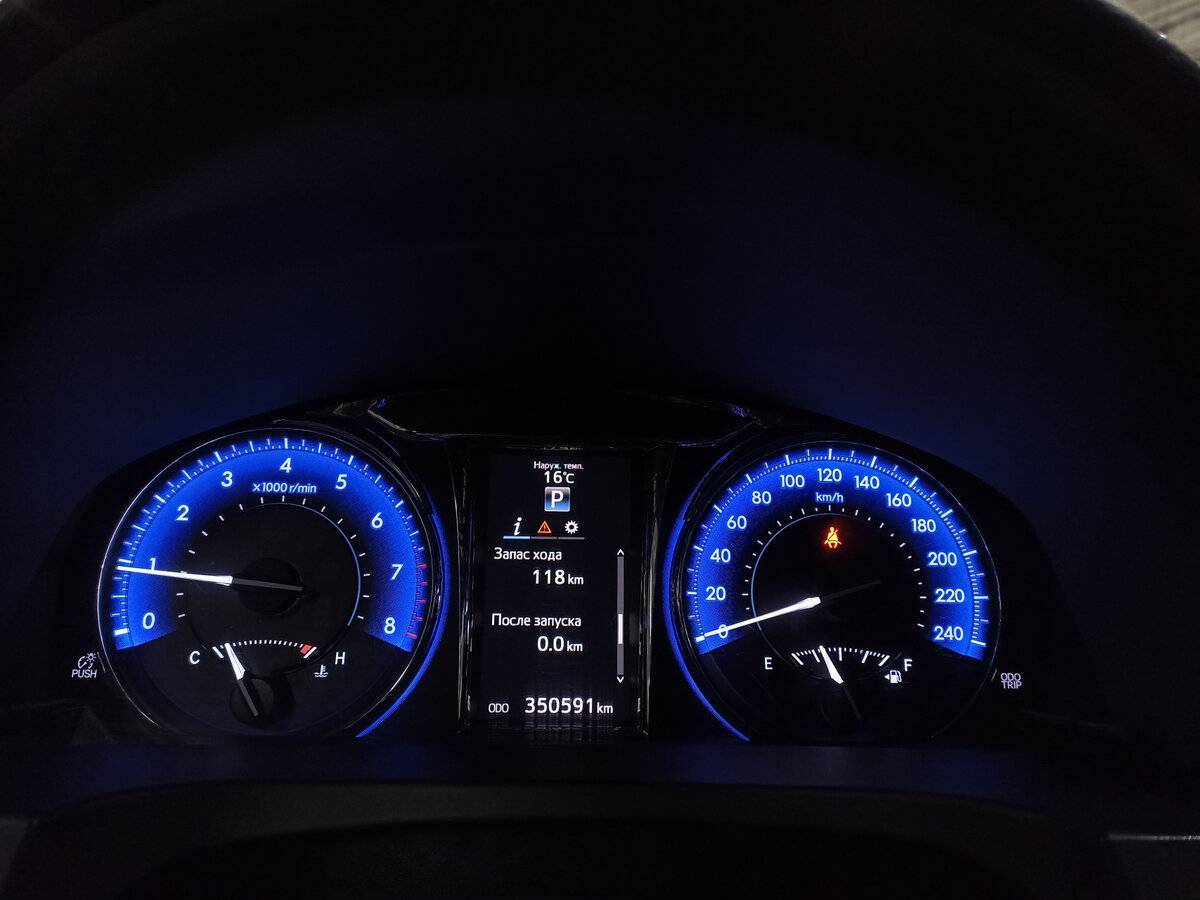 Купить Toyota Camry с пробегом. Фото: #12