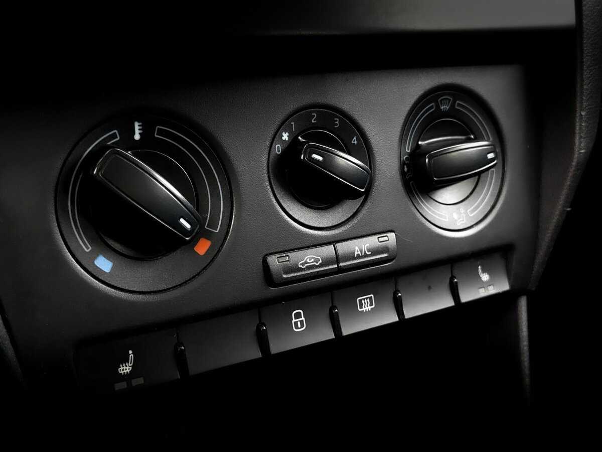 Купить Skoda Rapid с пробегом. Фото: #24