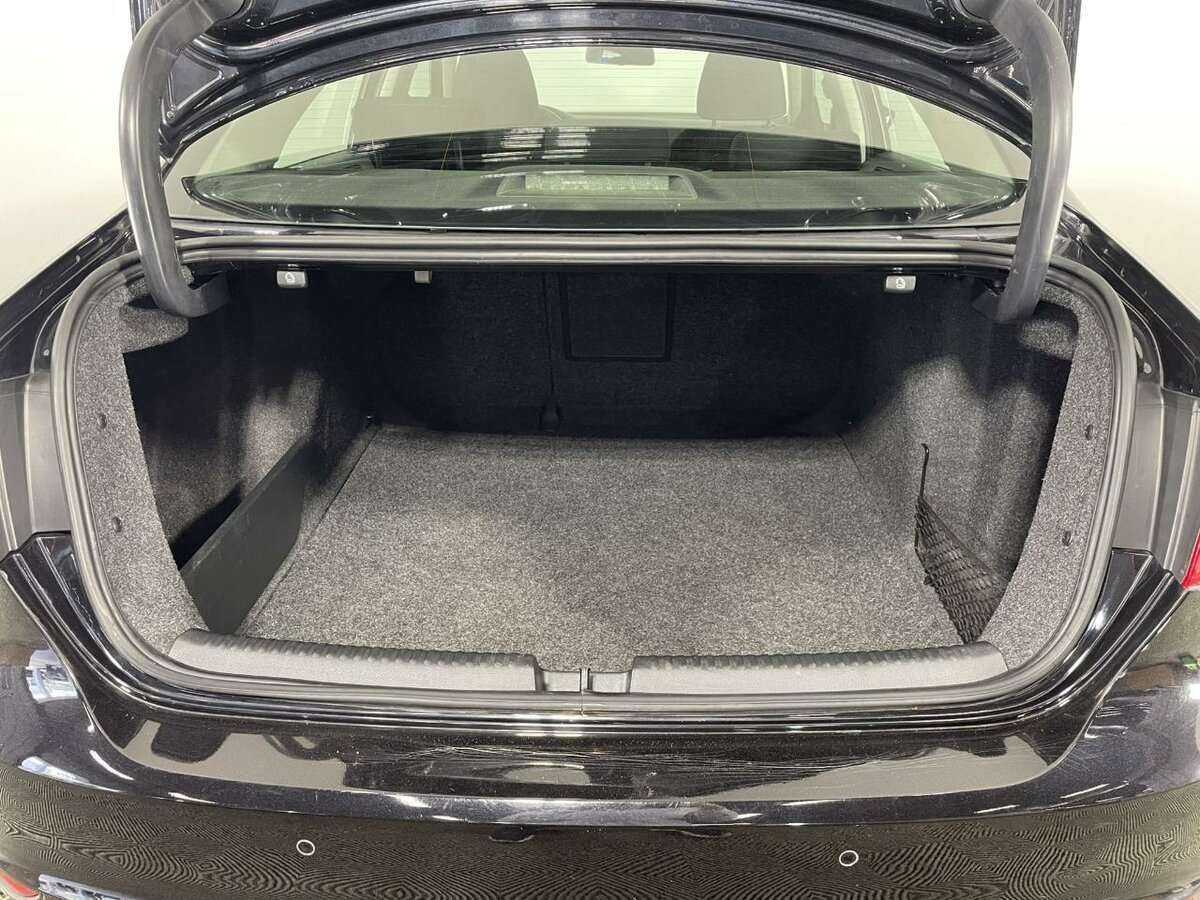 Купить Volkswagen Jetta с пробегом. Фото: #17