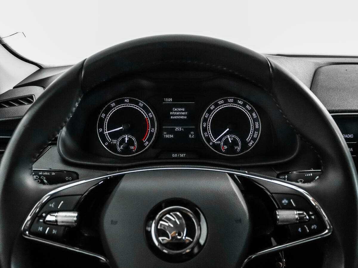 Купить Skoda Rapid с пробегом. Фото: #15