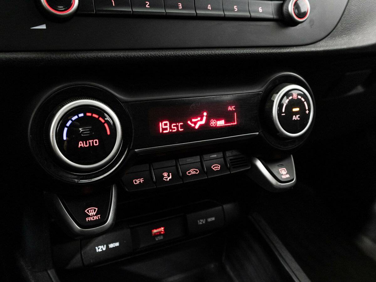 Купить Kia Rio с пробегом. Фото: #17