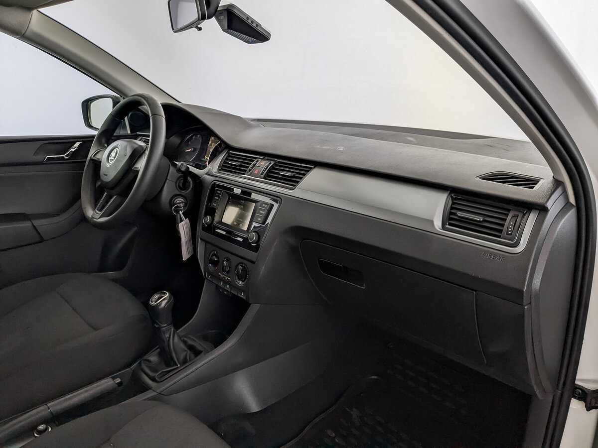 Купить Skoda Rapid с пробегом. Фото: #10