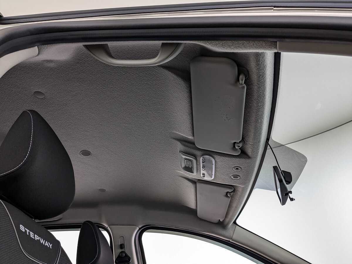 Купить Renault Sandero с пробегом. Фото: #18