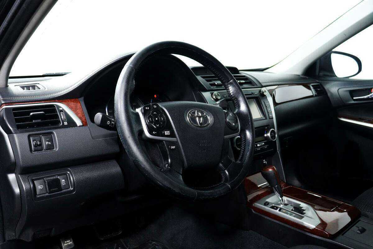 Купить Toyota Camry с пробегом. Фото: #12