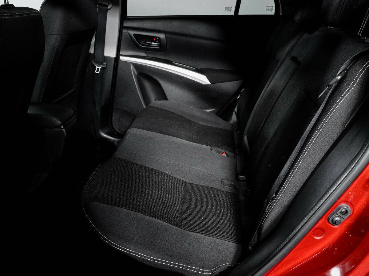 Купить Suzuki SX4 с пробегом. Фото: #9