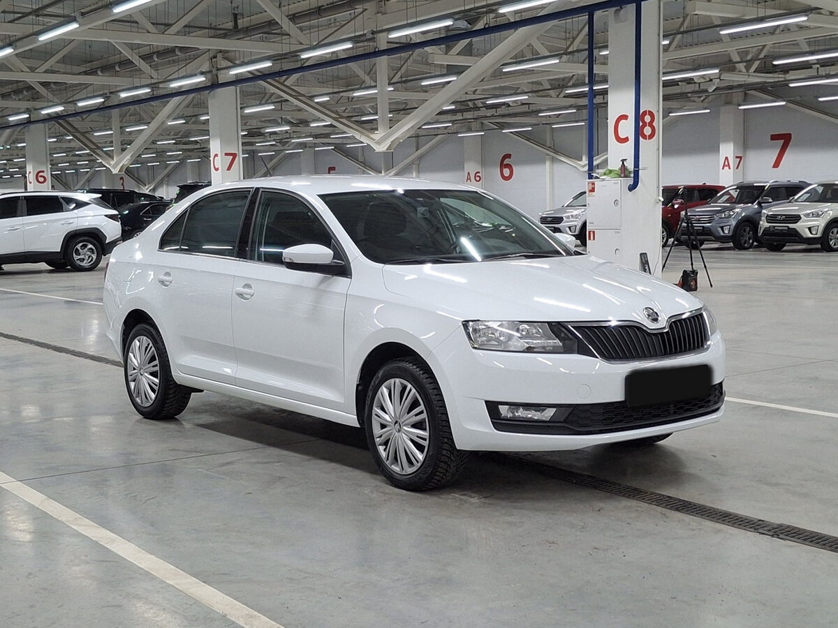 Купить Skoda Rapid с пробегом. Фото: #2