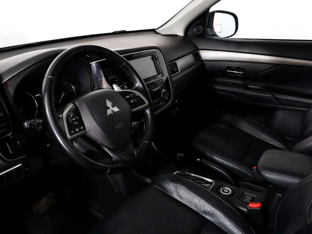 Купить Mitsubishi Outlander с пробегом. Фото: #11