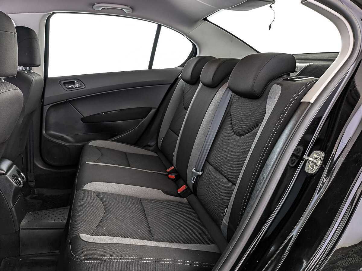 Купить Peugeot 408 с пробегом. Фото: #15