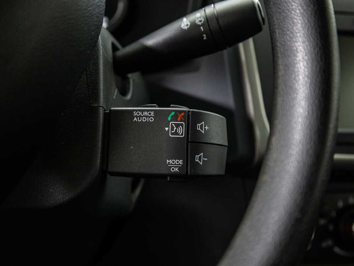 Купить Renault Logan с пробегом. Фото: #14