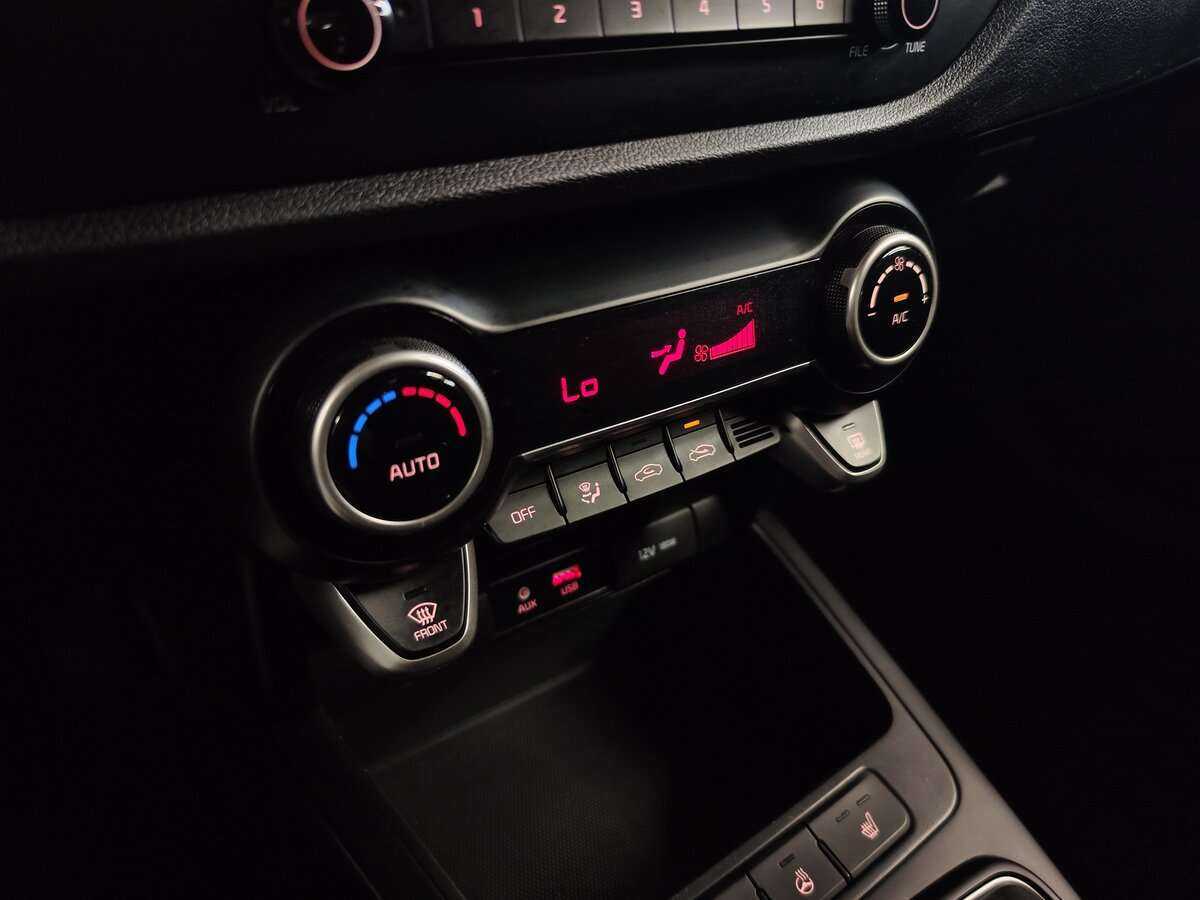 Купить Kia Rio с пробегом. Фото: #8