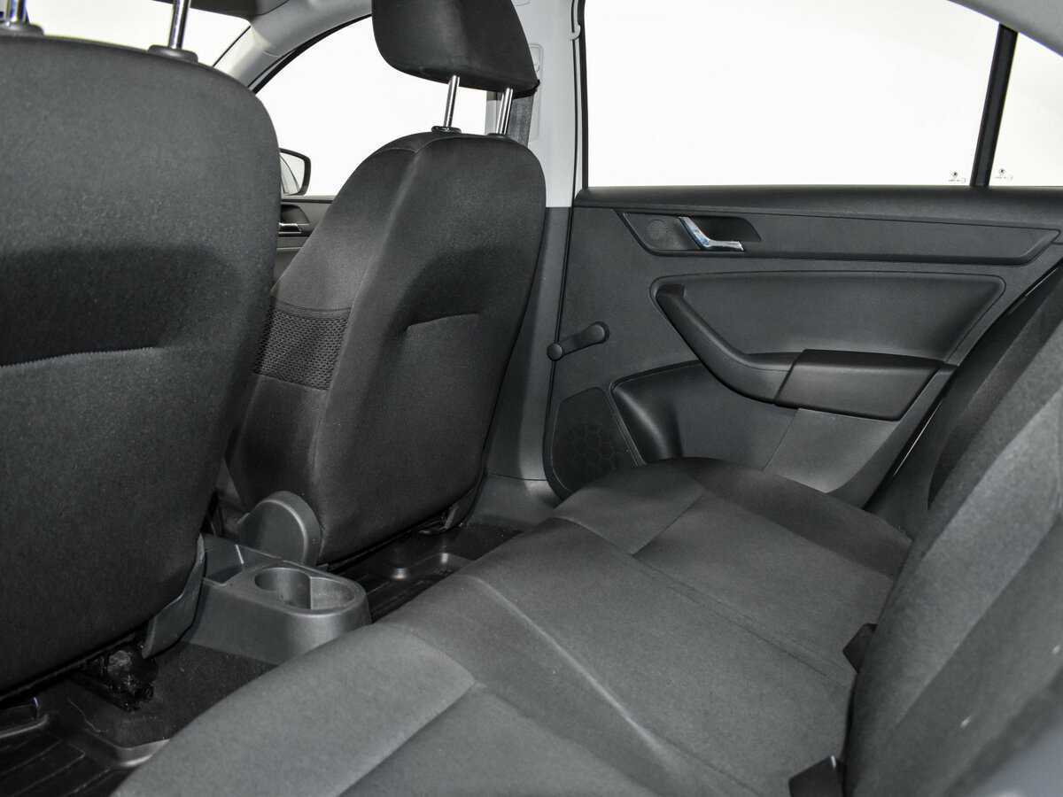 Купить Skoda Rapid с пробегом. Фото: #16