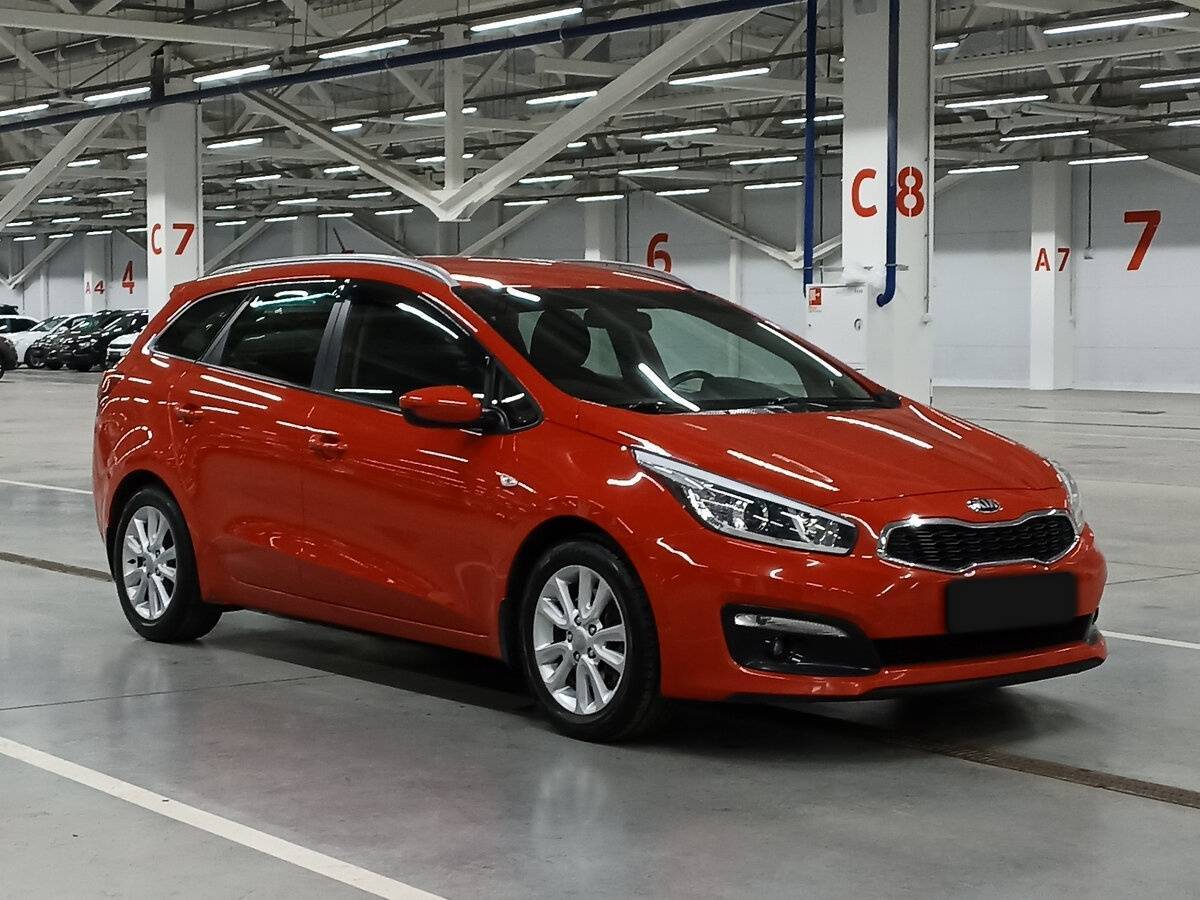 Купить Kia Ceed с пробегом. Фото: #2