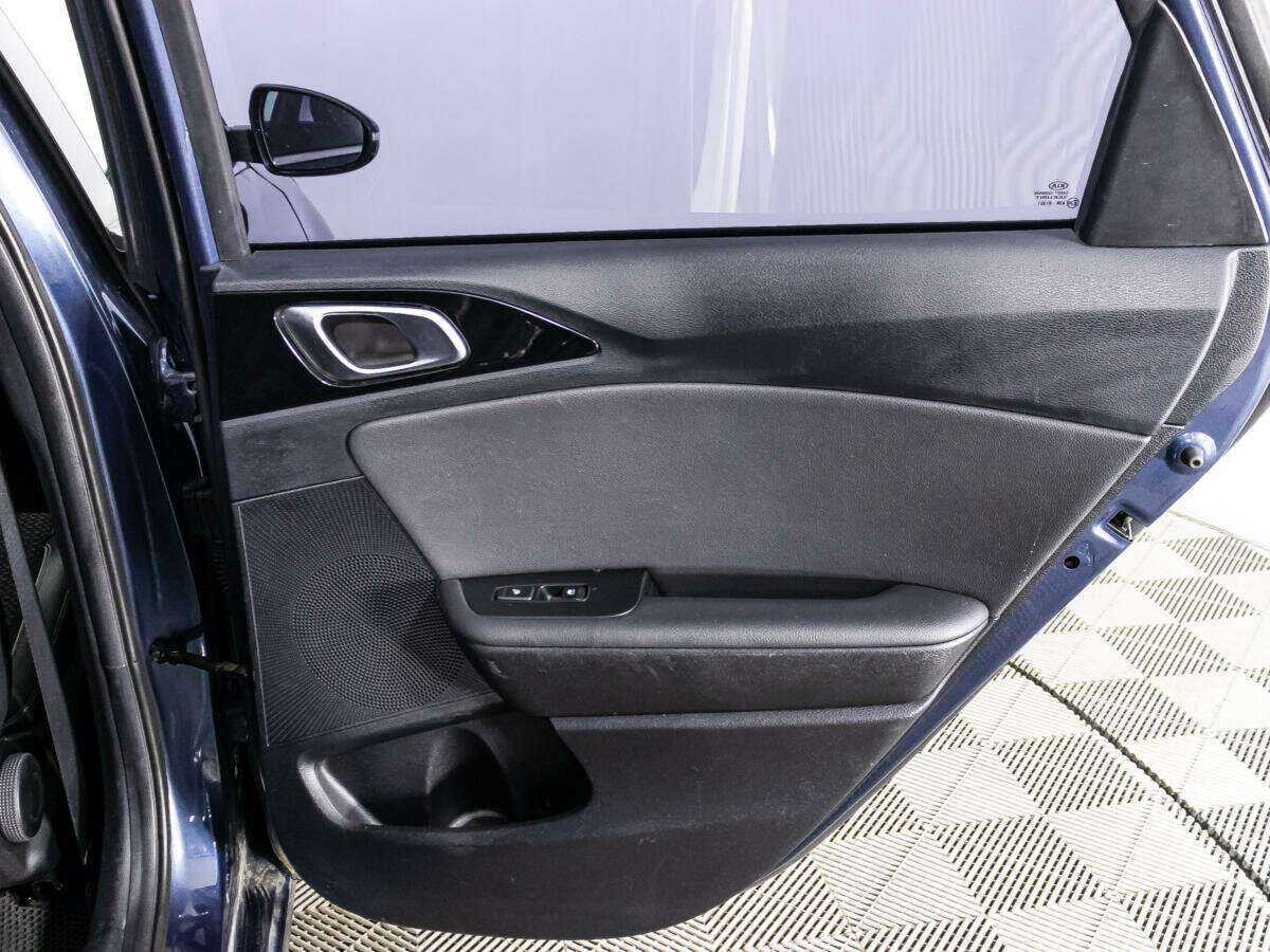 Купить Kia Ceed с пробегом. Фото: #26