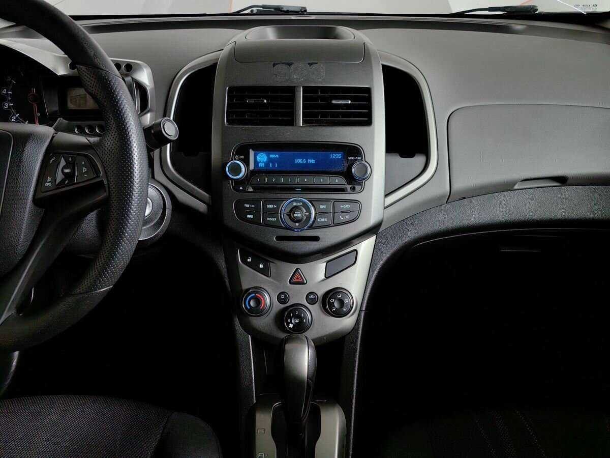 Купить Chevrolet Aveo с пробегом. Фото: #8