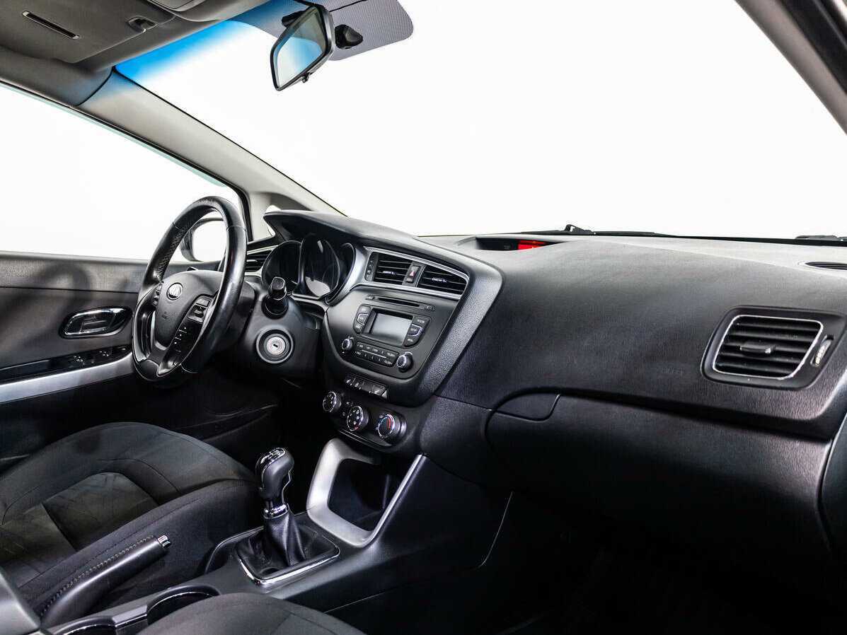 Купить Kia Ceed с пробегом. Фото: #7