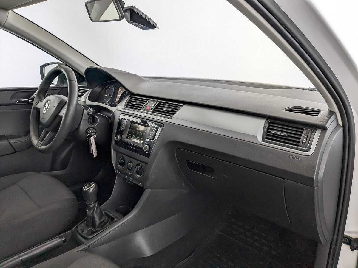 Купить Skoda Rapid с пробегом. Фото: #10