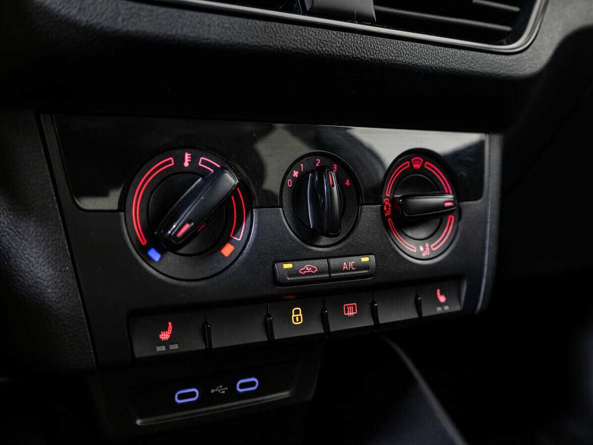 Купить Volkswagen Polo с пробегом. Фото: #12