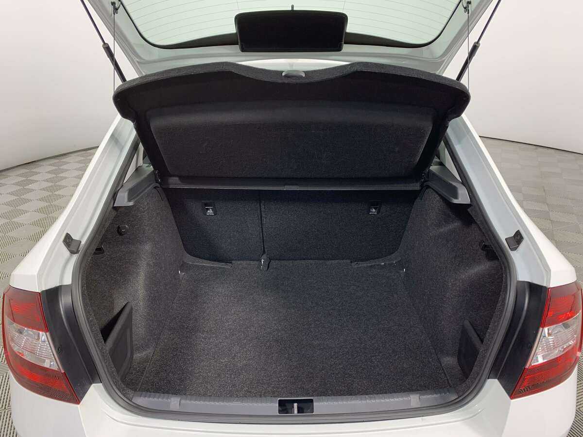 Купить Skoda Rapid с пробегом. Фото: #9
