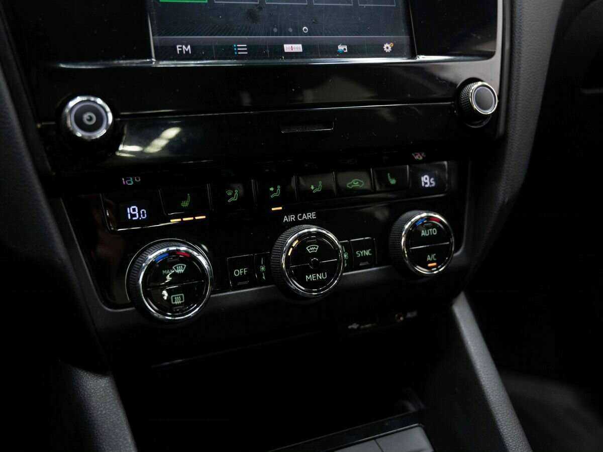 Купить Skoda Octavia с пробегом. Фото: #18