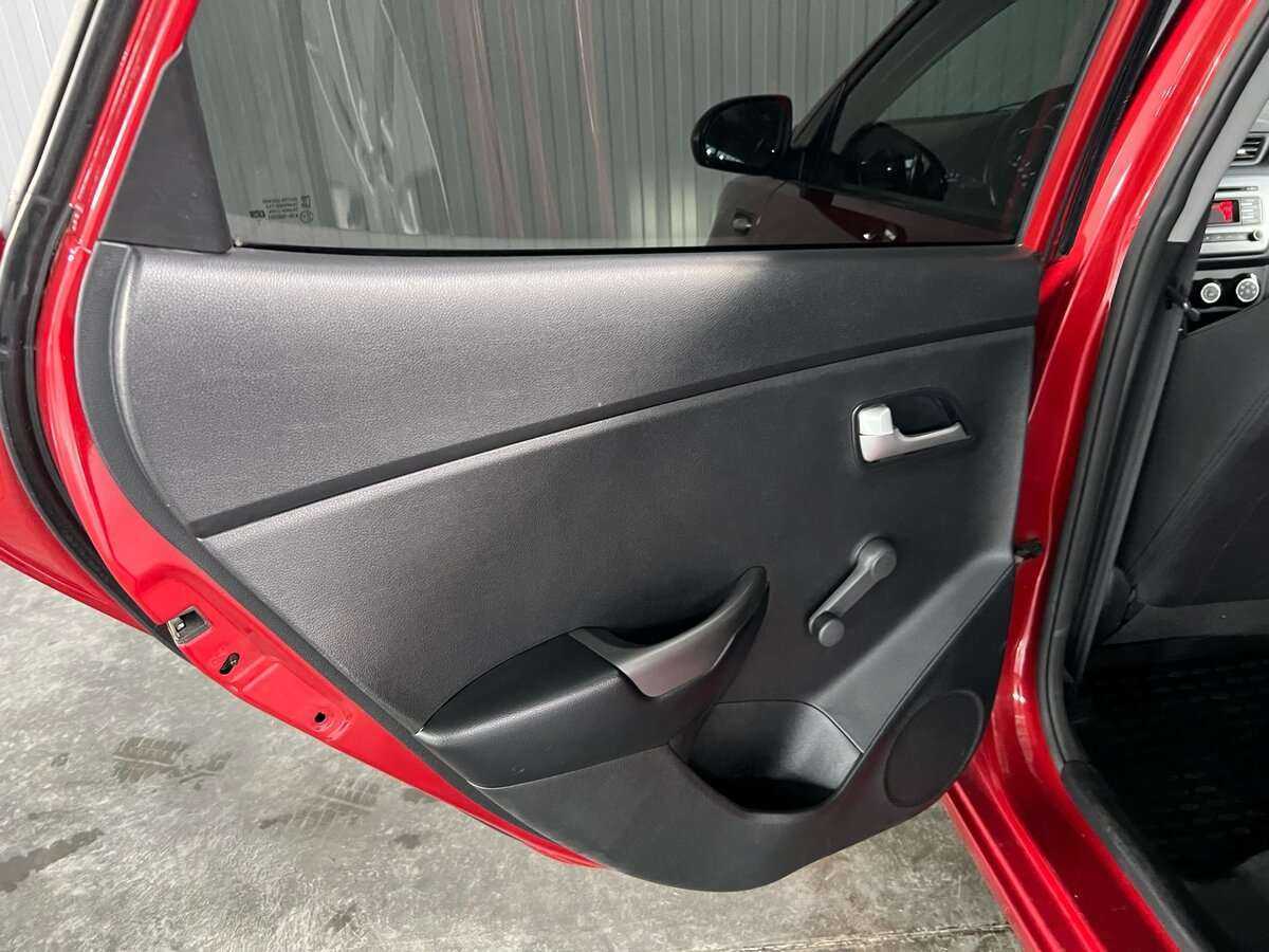 Купить Kia Rio с пробегом. Фото: #15