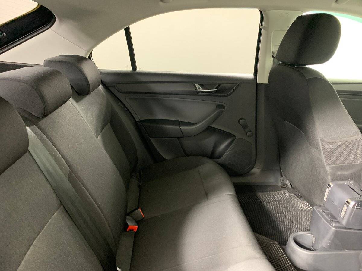 Купить Skoda Rapid с пробегом. Фото: #15