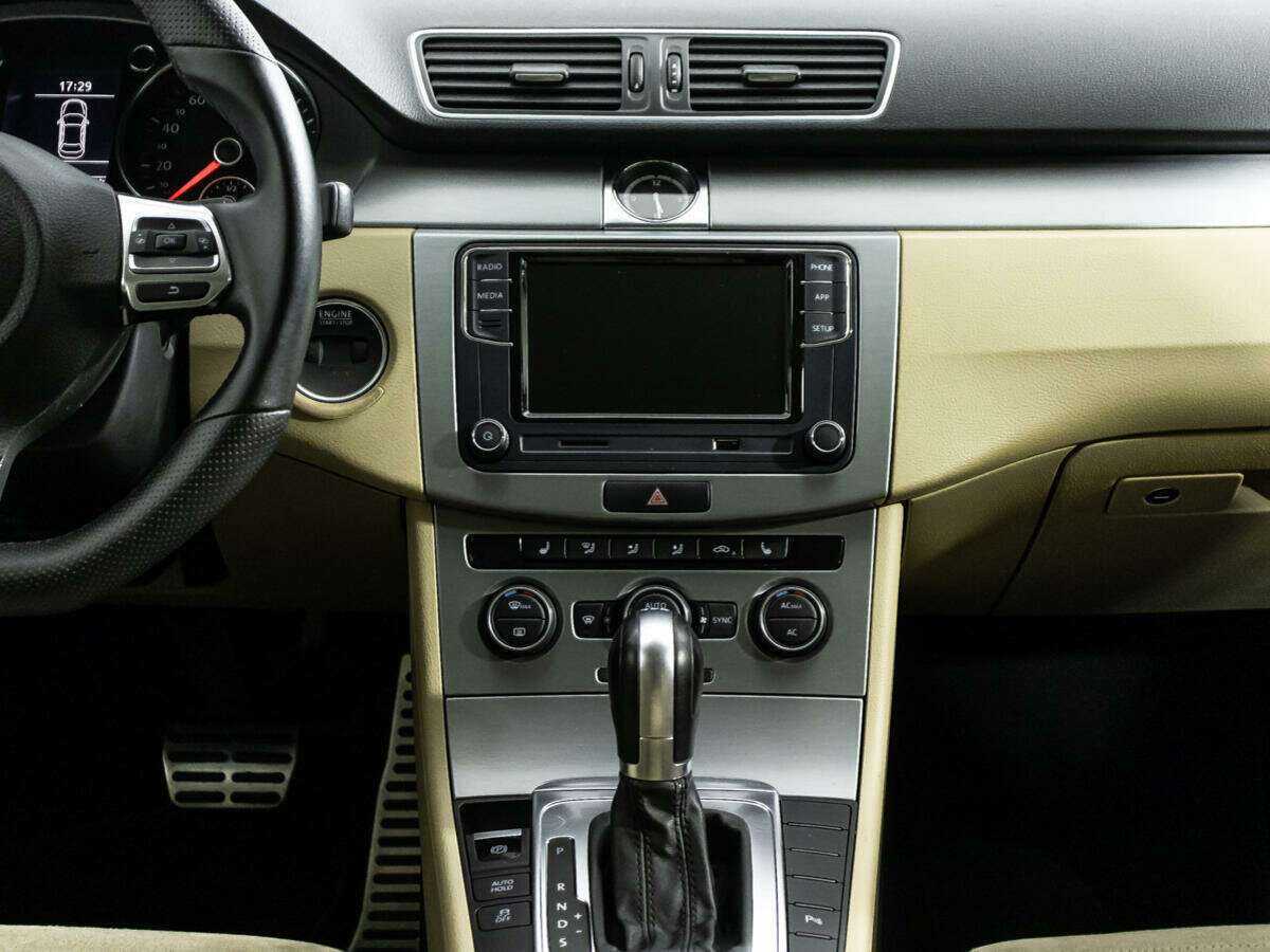 Купить Volkswagen Passat CC с пробегом. Фото: #13