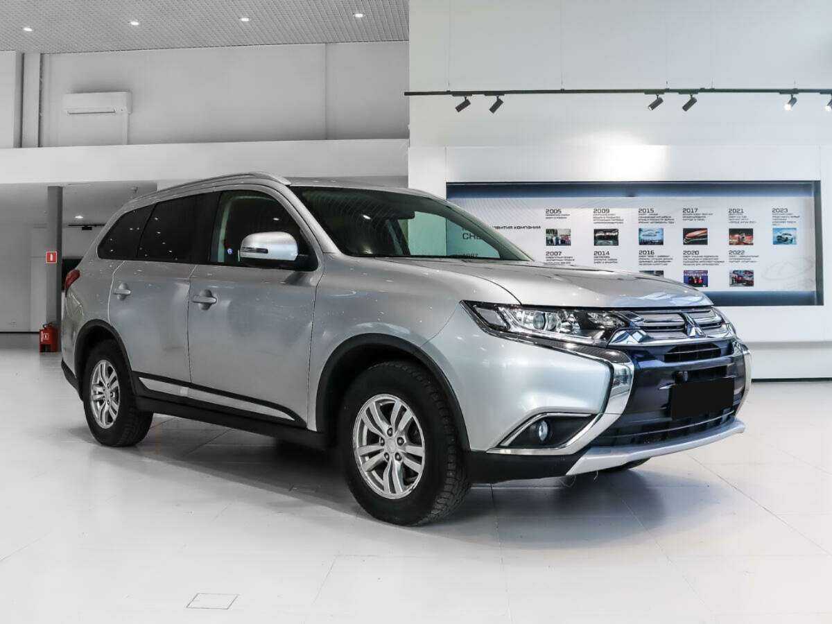 Купить Mitsubishi Outlander с пробегом. Фото: #2