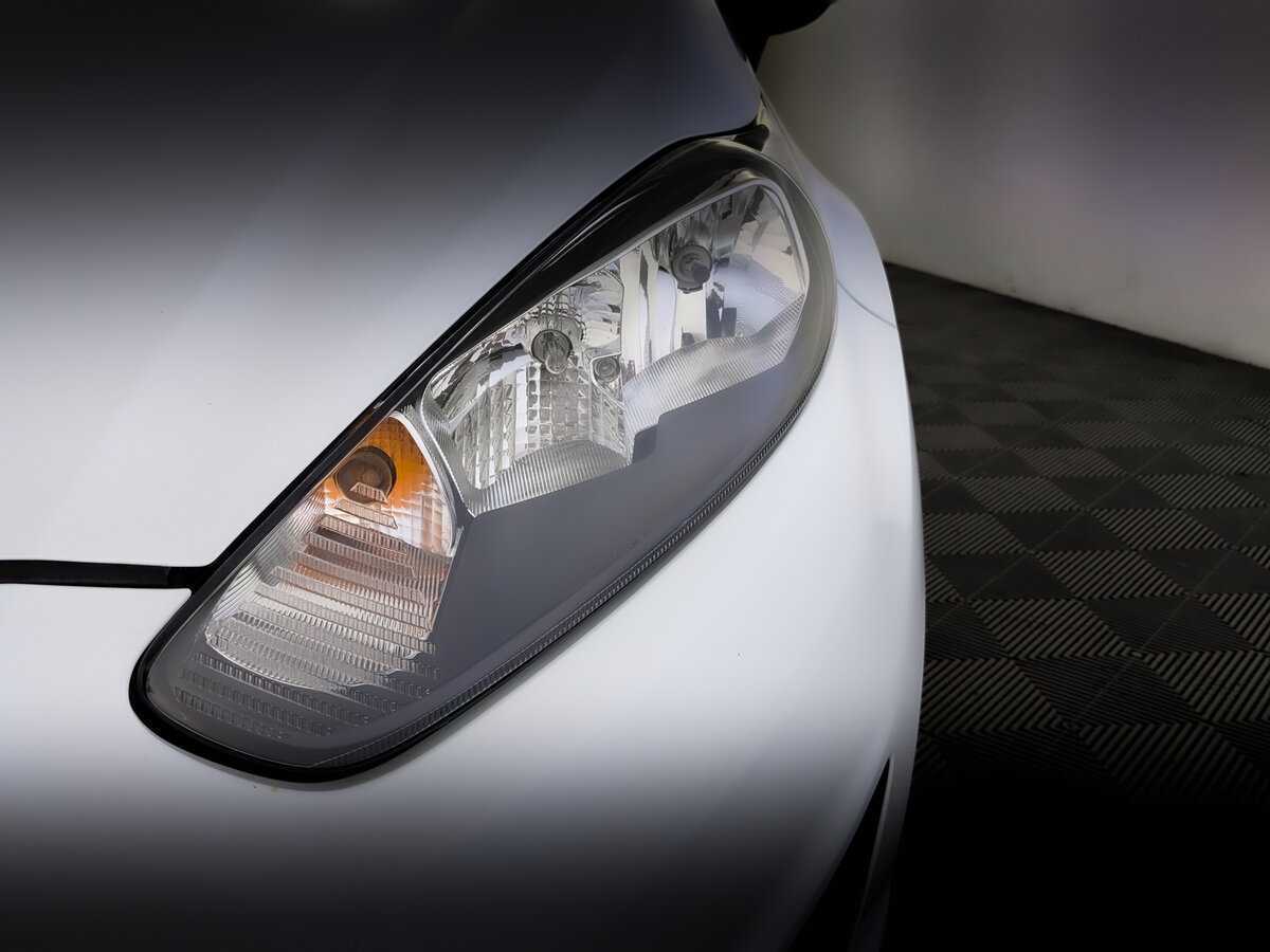 Купить Ford Fiesta с пробегом. Фото: #16