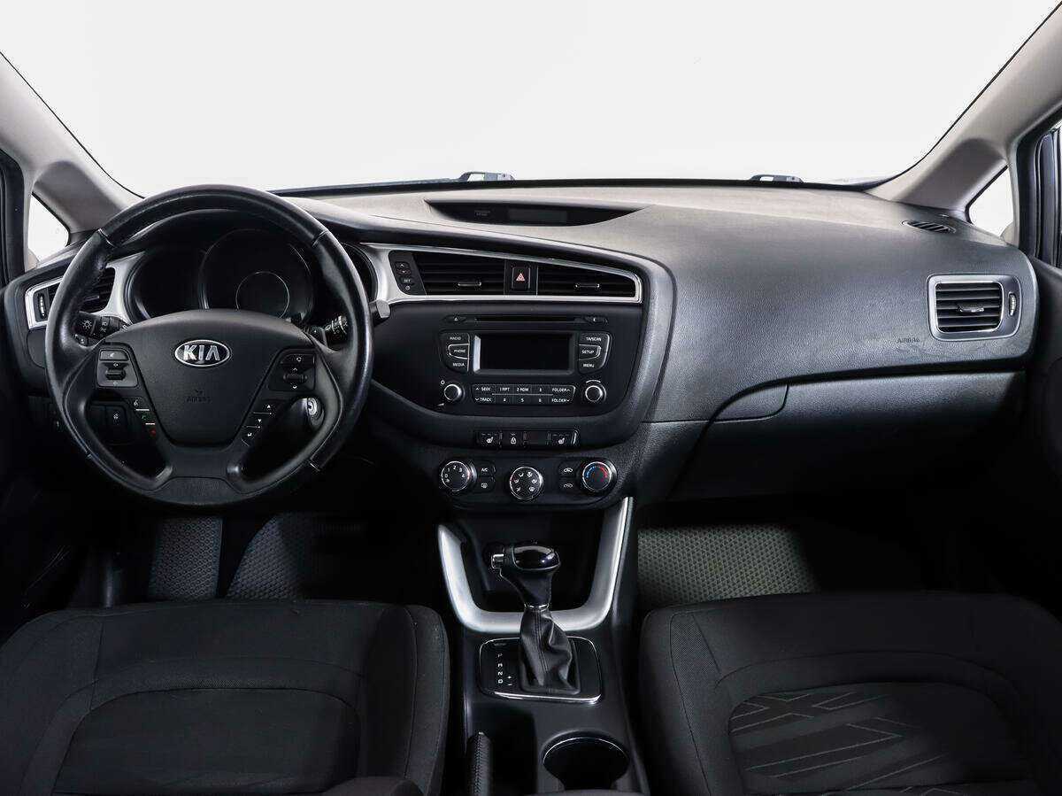 Купить Kia Ceed с пробегом. Фото: #9