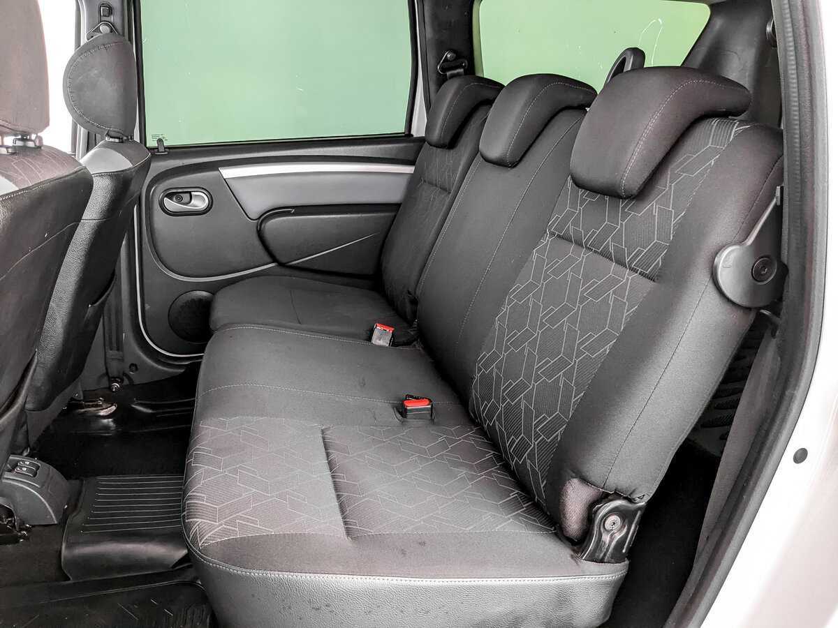 Купить Lada (ВАЗ) Largus с пробегом. Фото: #9