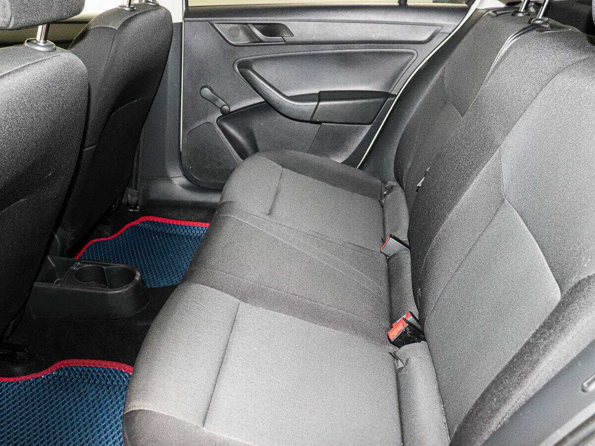 Купить Skoda Rapid с пробегом. Фото: #8