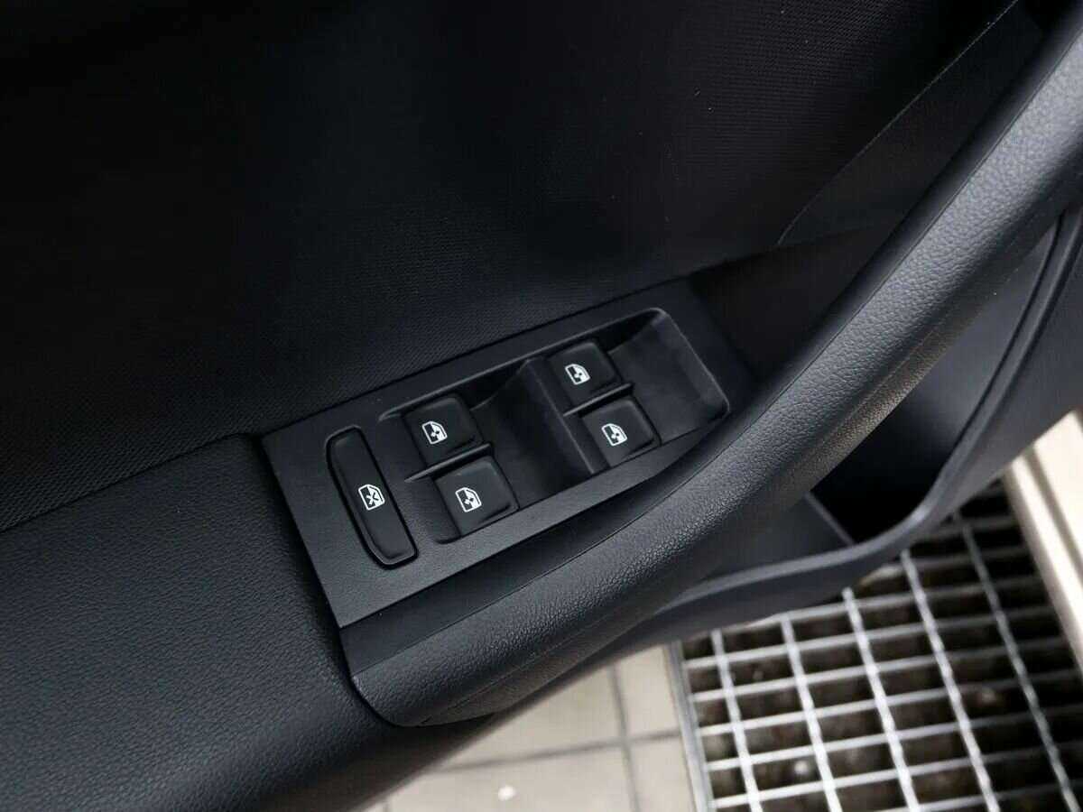 Купить Skoda Rapid с пробегом. Фото: #17