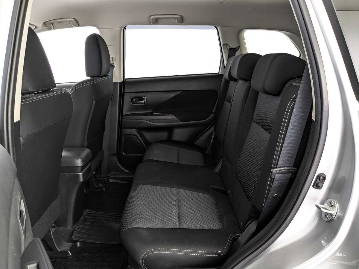 Купить Mitsubishi Outlander с пробегом. Фото: #13