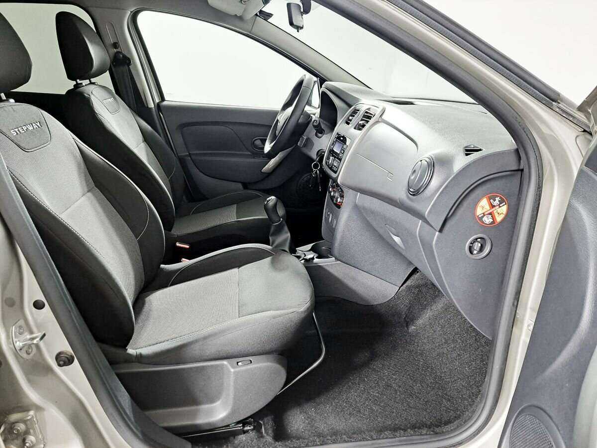 Купить Renault Sandero с пробегом. Фото: #8