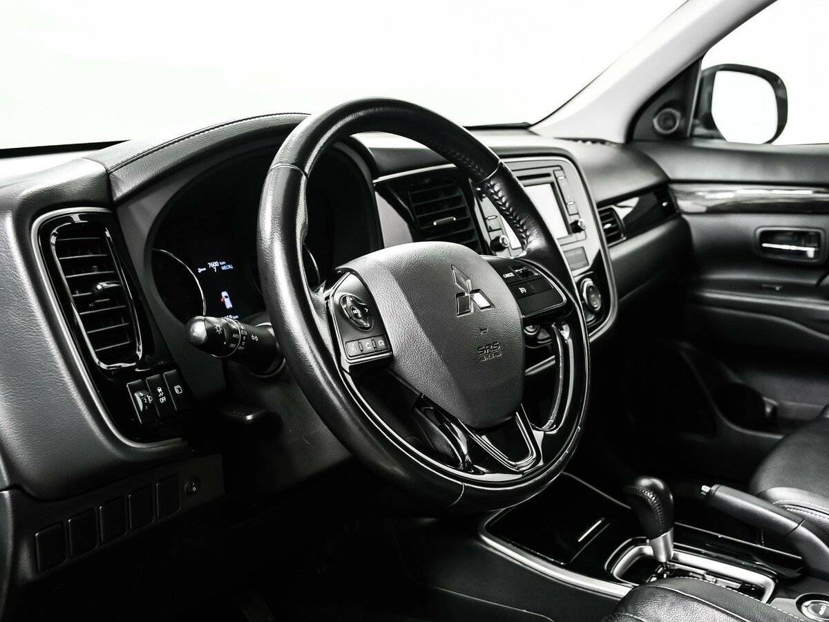 Купить Mitsubishi Outlander с пробегом. Фото: #12