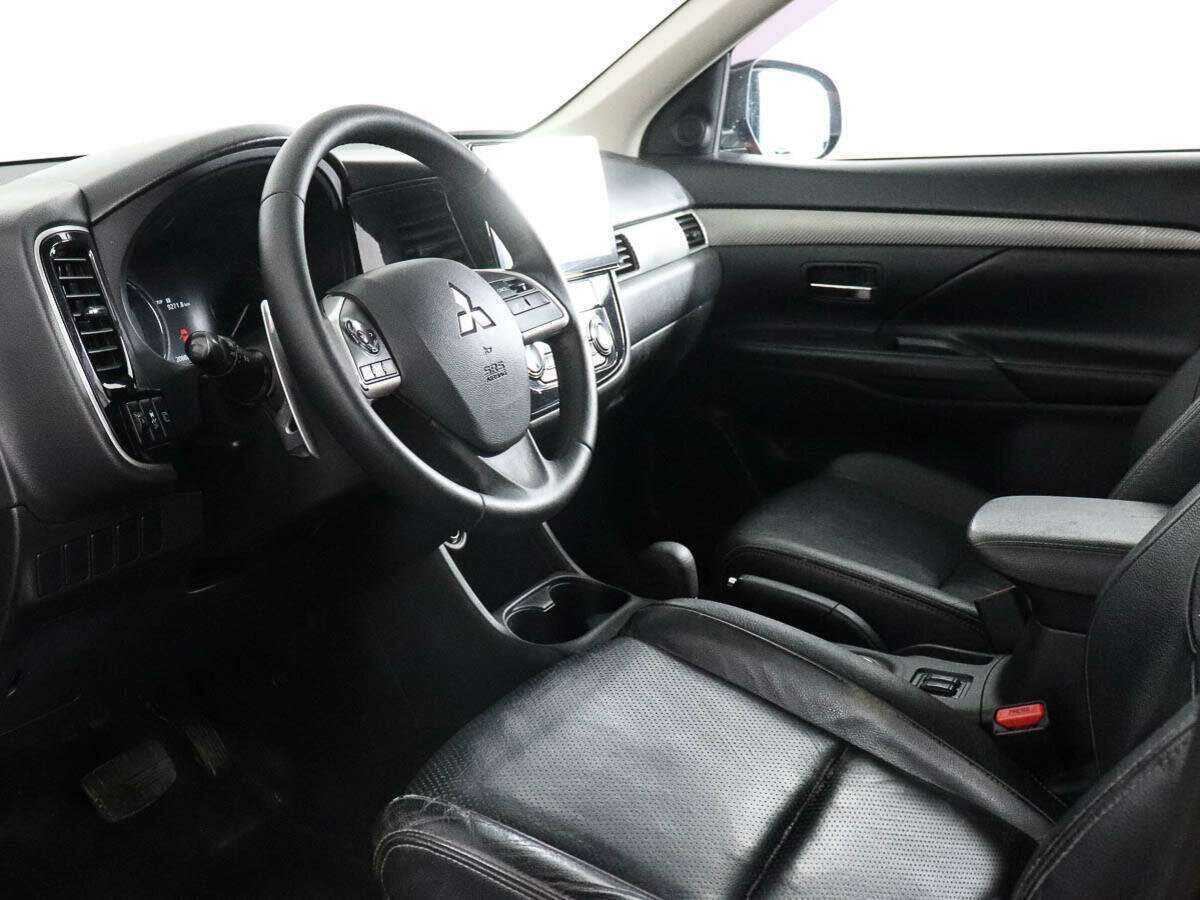 Купить Mitsubishi Outlander с пробегом. Фото: #6