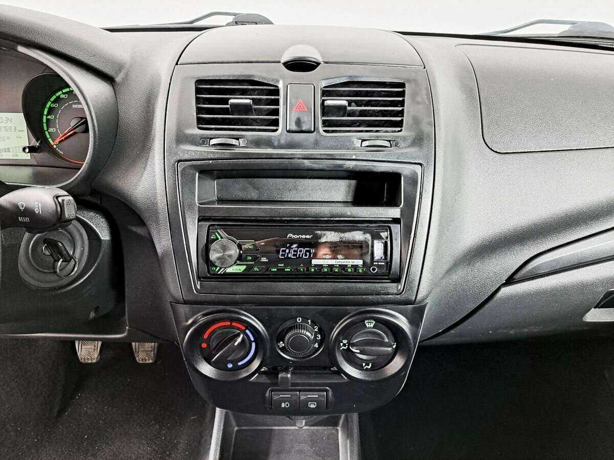 Купить Lada (ВАЗ) Kalina с пробегом. Фото: #12