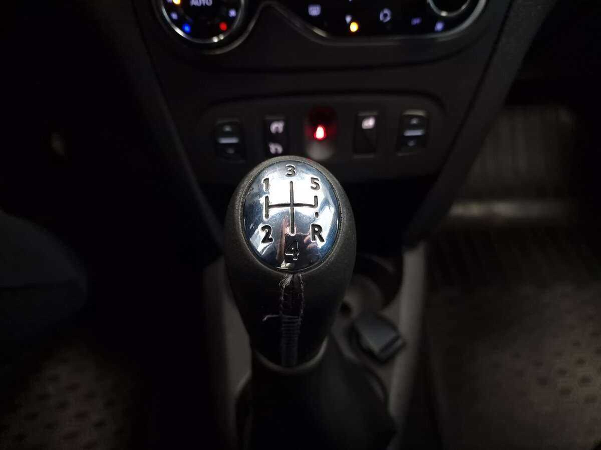 Купить Renault Sandero с пробегом. Фото: #14