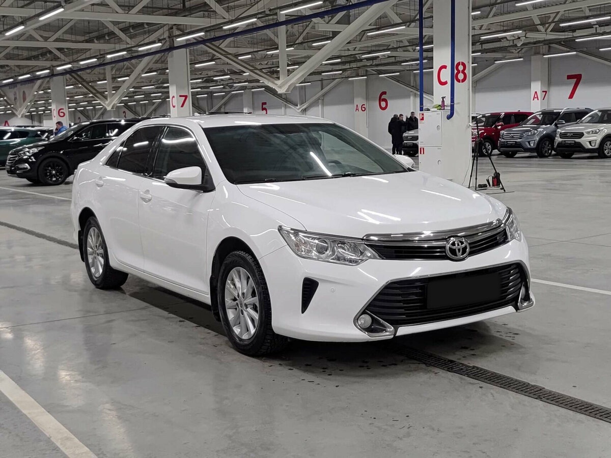 Купить Toyota Camry с пробегом. Фото: #2
