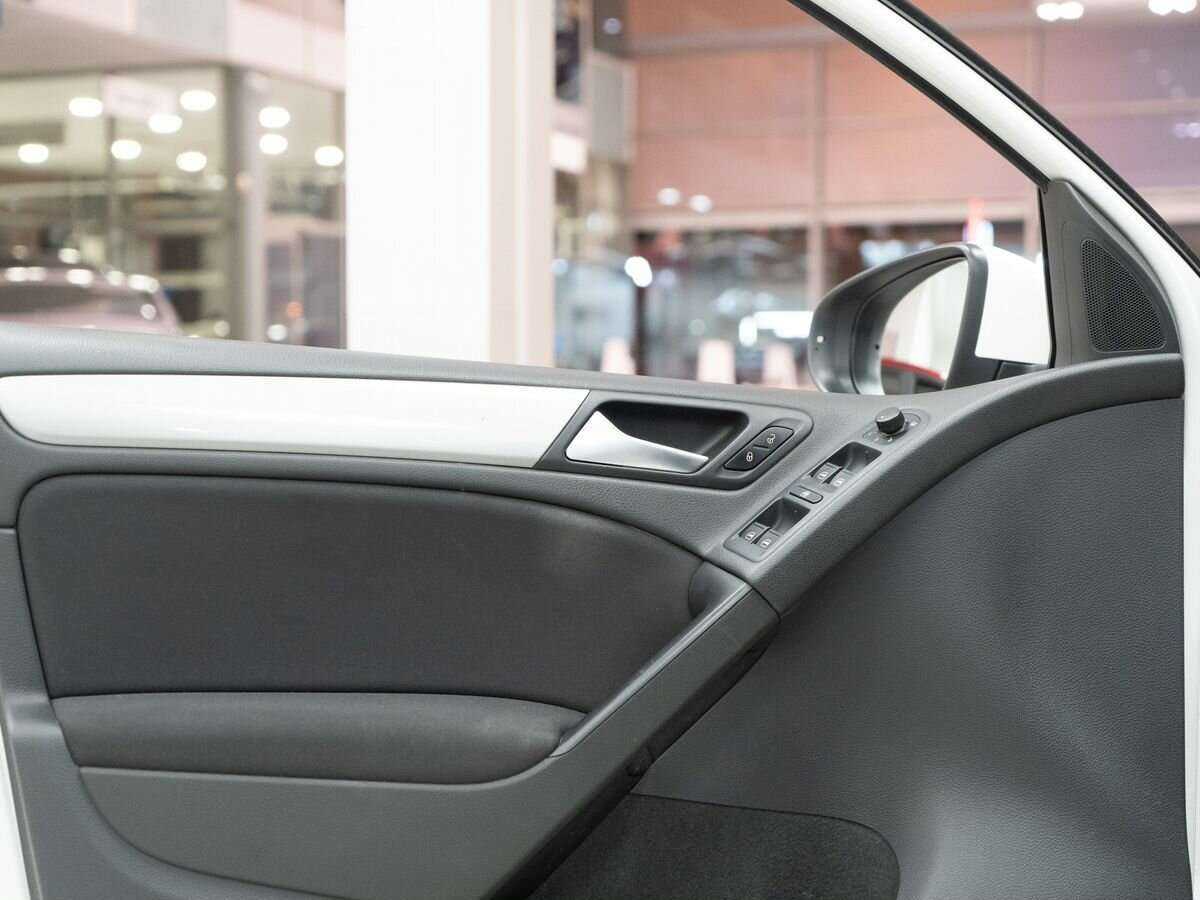 Купить Volkswagen Golf с пробегом. Фото: #14