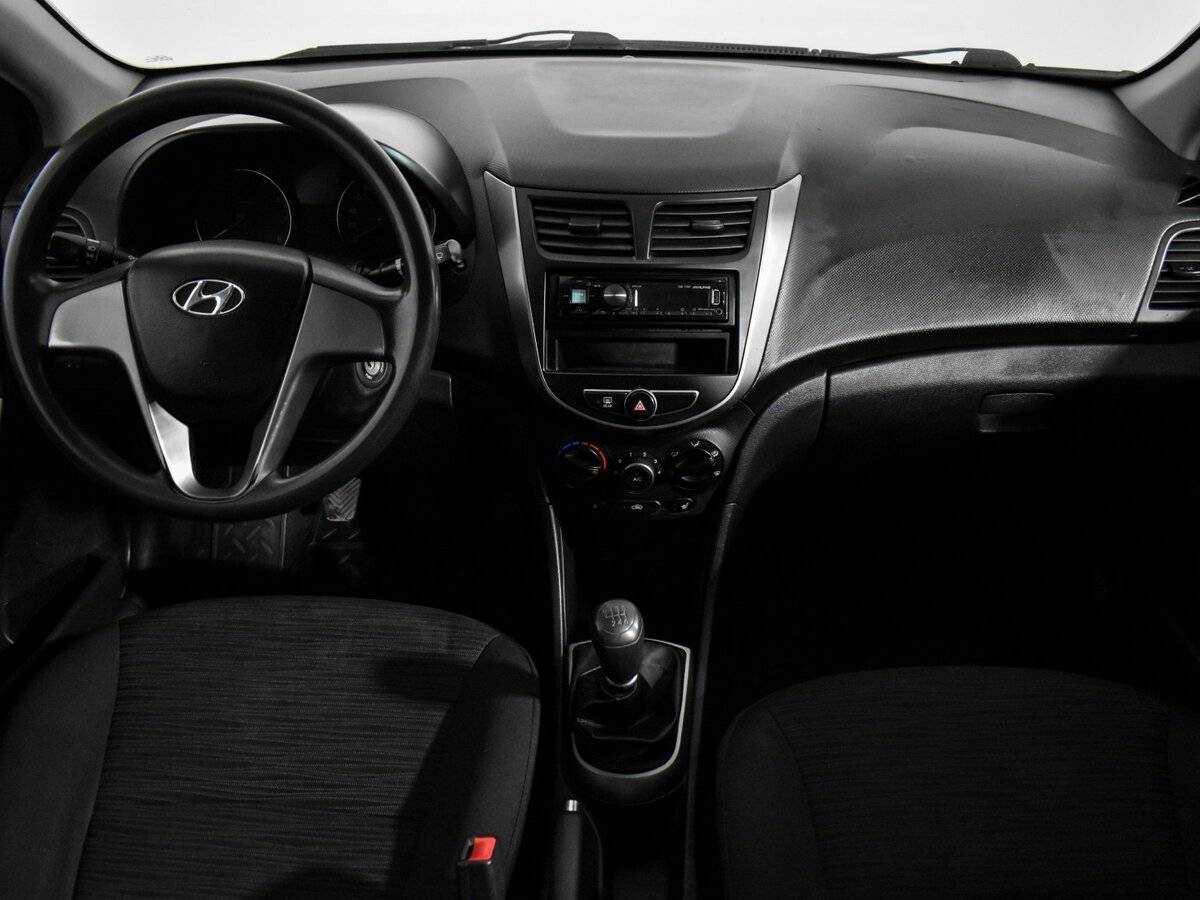 Купить Hyundai Solaris с пробегом. Фото: #11