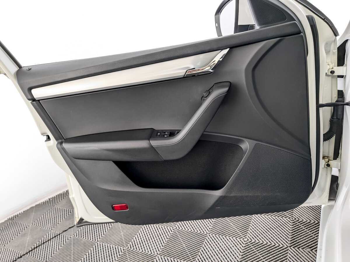 Купить Skoda Octavia с пробегом. Фото: #18